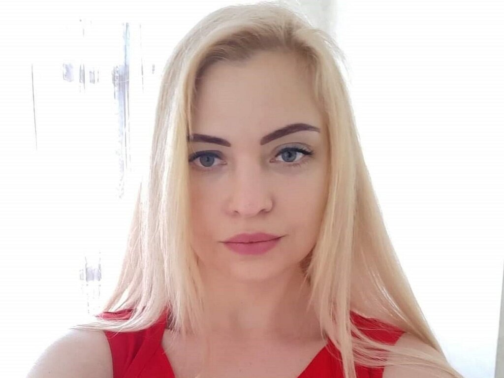 Free Naked AngelinaJulia