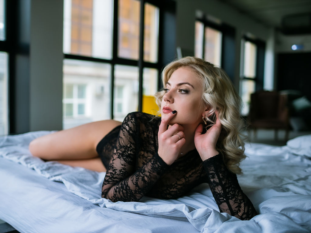 Free Naked GrettaTorrid