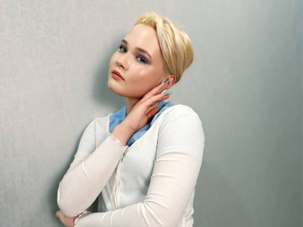 Free Naked RobbinTatar